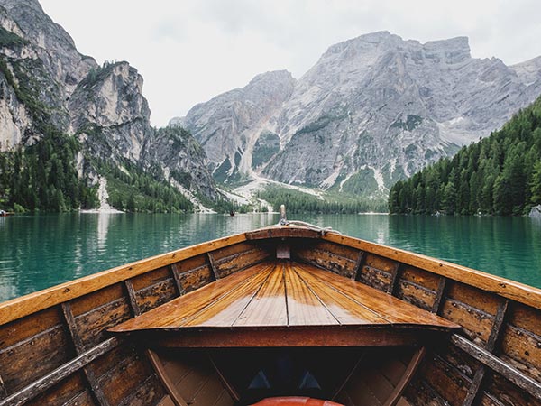 Изображение свързано с: luca-bravo-O453M2Liufs-unsplash